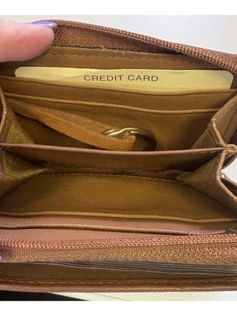 Rolfs Ladies Tan Bi-fold Card Wallet Leather Zipper Brass